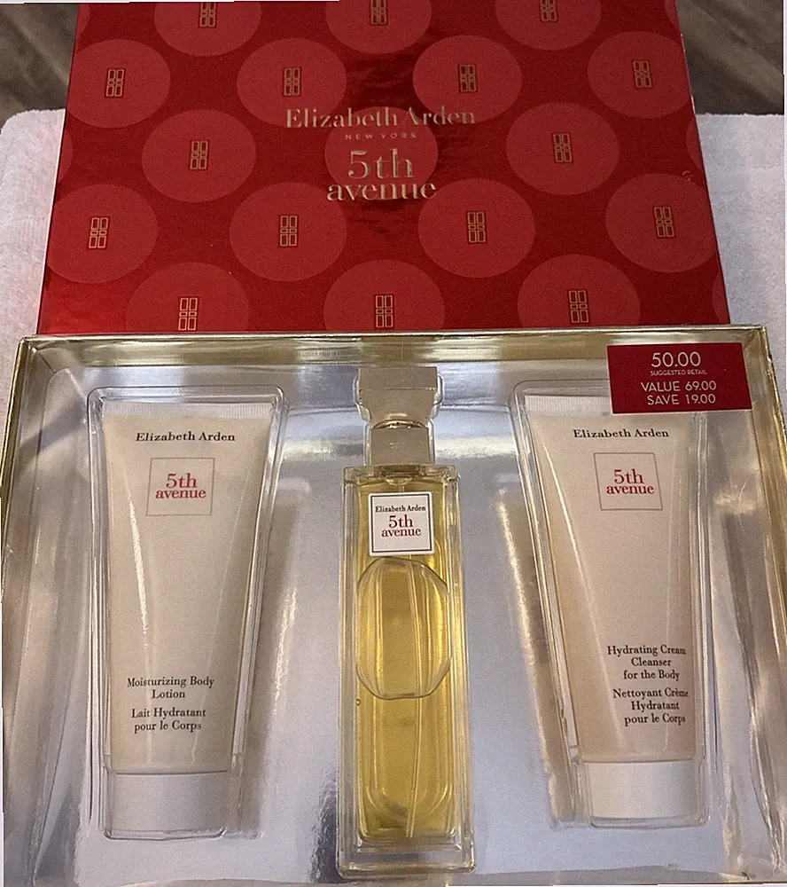 5th Ave Elizabeth Arden Gift Set EDP Perfume, Body Lotion, Cream Cleanser