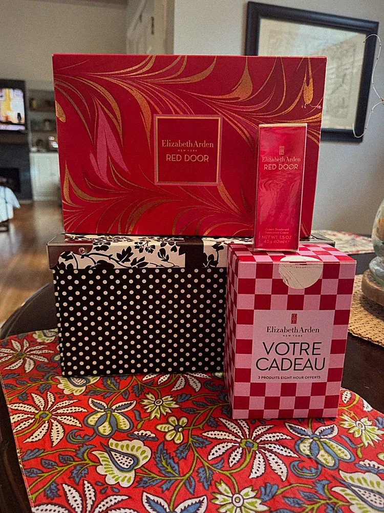 BNIB Elizabeth Arden Red Door sets - perfume, powder, lotion, oil & cream deo.