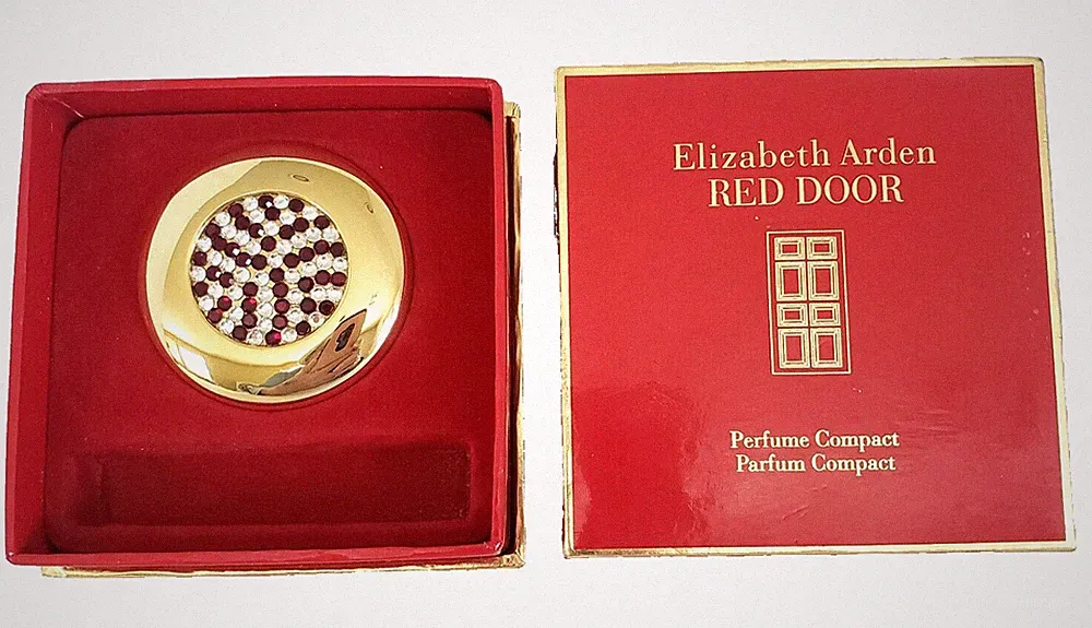 Red Door by Elizabeth Arden Womens Solid Perfume / Perfume Compact .113 oz RARE
